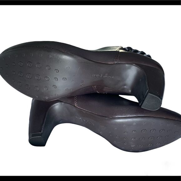 *NEW* Easy Spirit Brown Heeled Bootie w/ Chain Detail 6.5 M - Picture 4 of 6